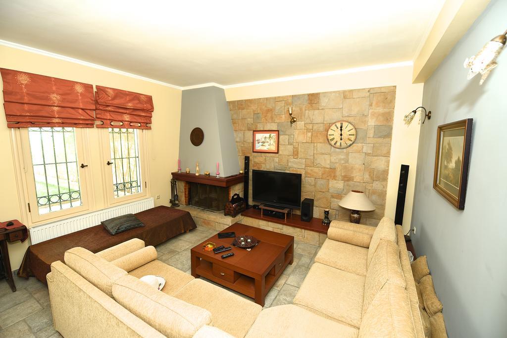 Antonia Beachfront Villa Lefkímmi Exterior foto