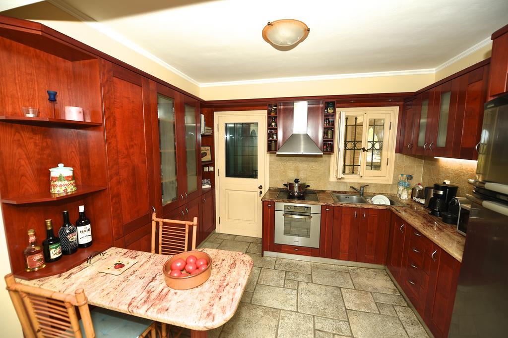 Antonia Beachfront Villa Lefkímmi Exterior foto
