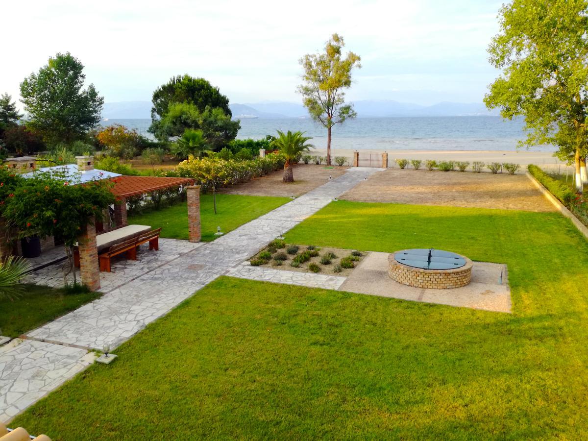 Antonia Beachfront Villa Lefkímmi Exterior foto